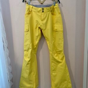 Burton Bright Yellow Womens Ski Cargo Pants, Like New, Worn skiing twice